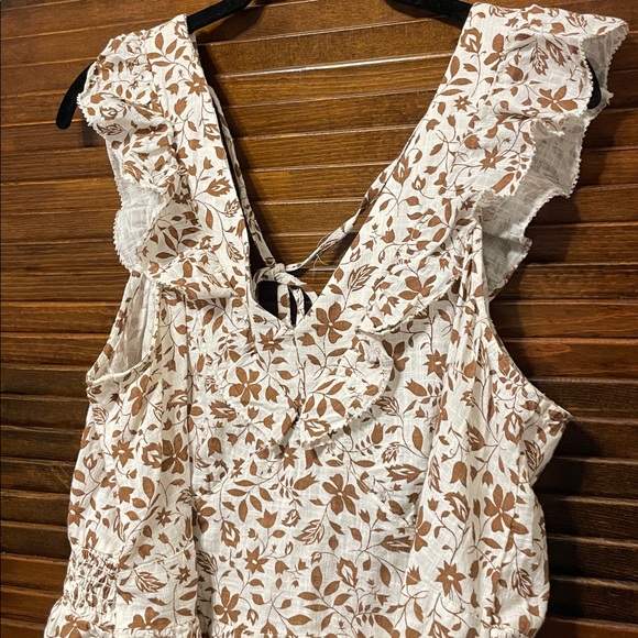 Old Navy Cream & Brown Flutter Sleeve Floral V Neck Top - Picture 4 of 7